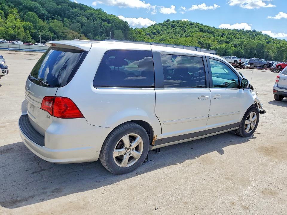 Photo 3 from auction – 2010 VOLKSWAGEN ROUTAN with VIN 2V4RW3D18AR388179