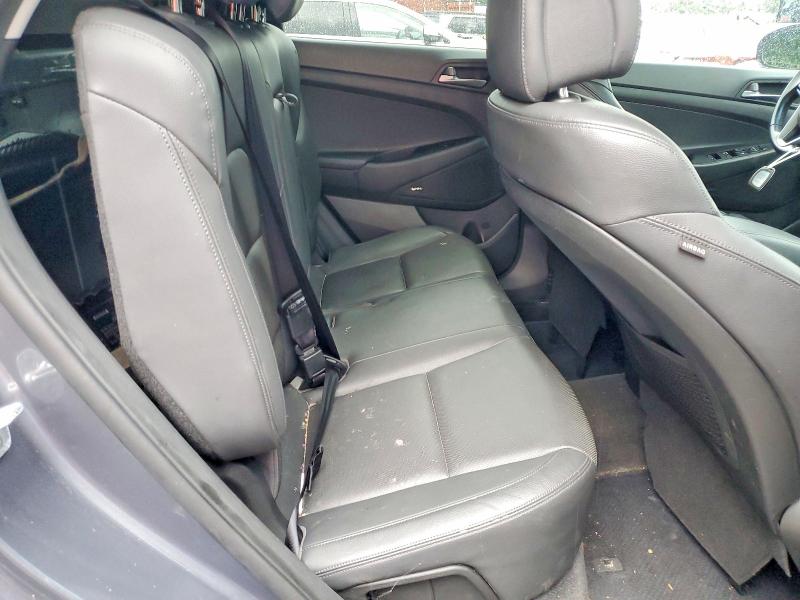 Photo 10 from auction – 2017 HYUNDAI TUCSON with VIN KM8J33A23HU352289