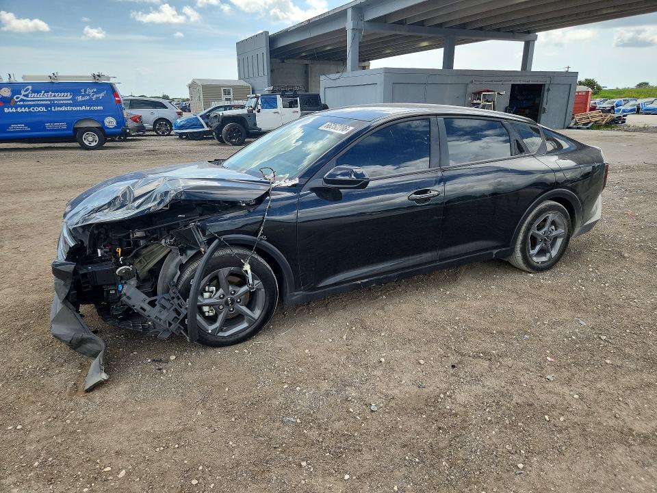 KIA K4 2026 z numerem VIN 3KPFT4DE6TE298046 - Zdjęcie z aukcji