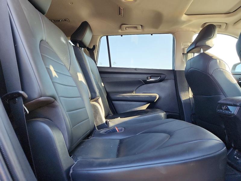 Photo 11 from auction – 2020 TOYOTA HIGHLANDER with VIN 5TDHZRBH1LS030318