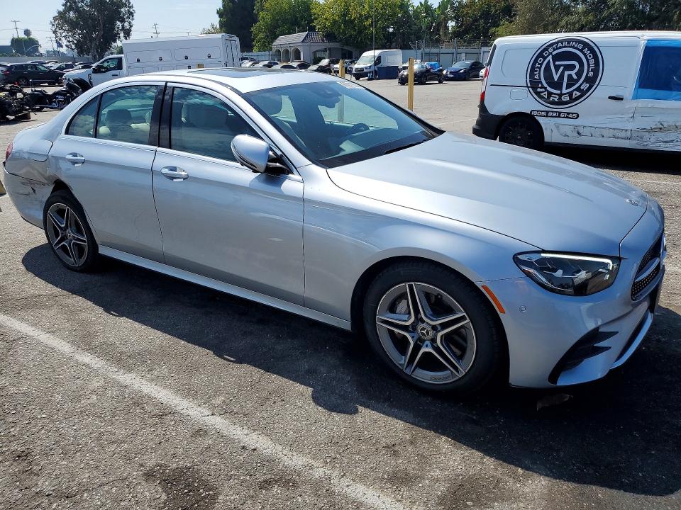 Photo 4 from auction – 2023 MERCEDES-BENZ E with VIN W1KZF8DB9PB106421