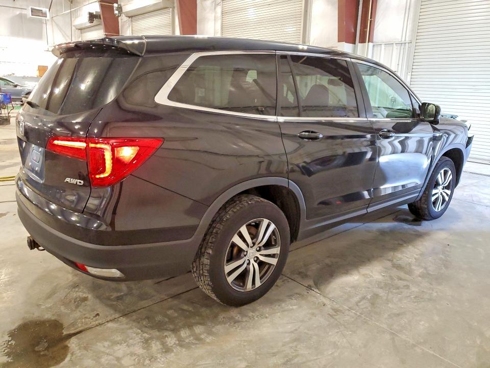 Photo 3 from auction – 2017 HONDA PILOT with VIN 5FNYF6H59HB104486