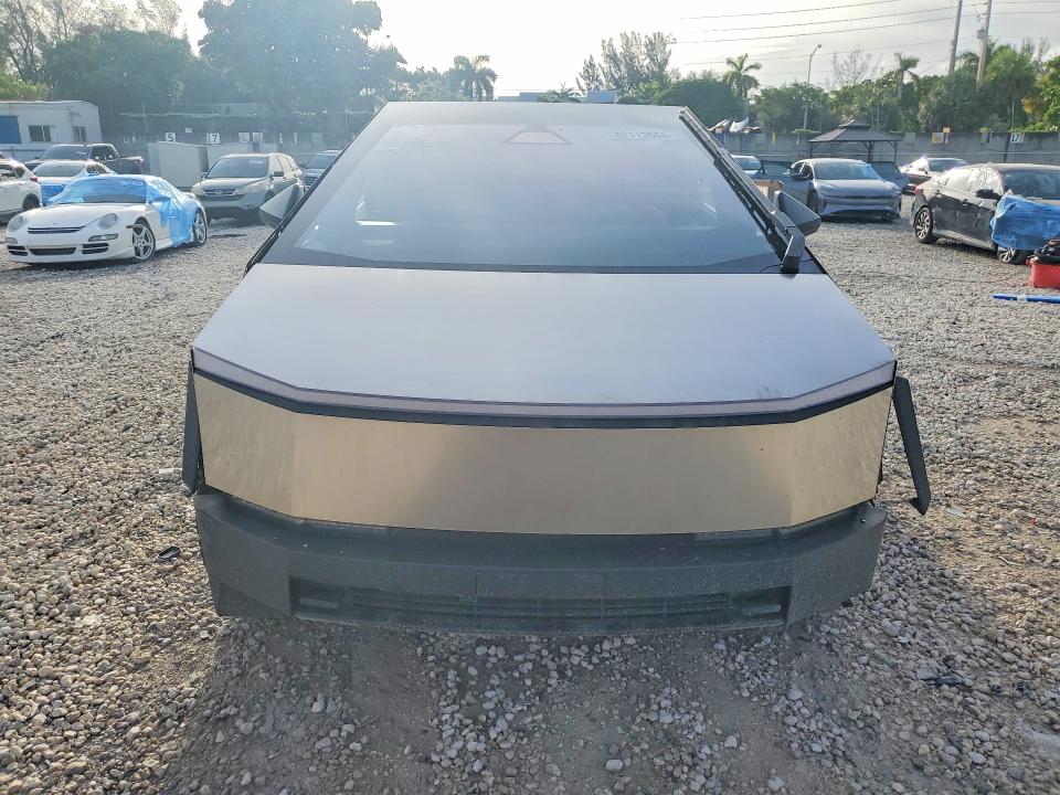 Photo 5 from auction – 2024 TESLA CYBERTRUCK with VIN 7G2CEHED8RA009319