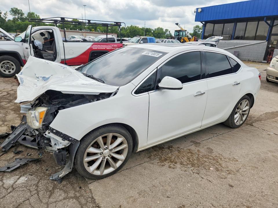 BUICK VERANO 2015 مع رقم تعريف المركبة 1G4PS5SK8F4193600 - صورة من المزاد