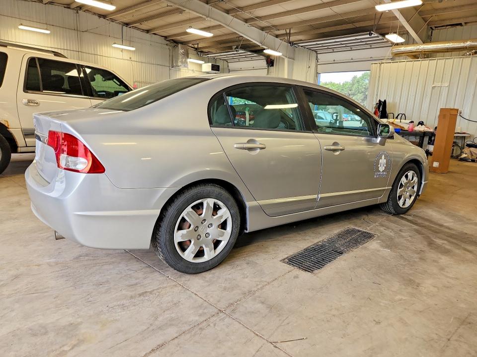 Photo 3 from auction – 2011 HONDA CIVIC with VIN 19XFA1F59BE030558