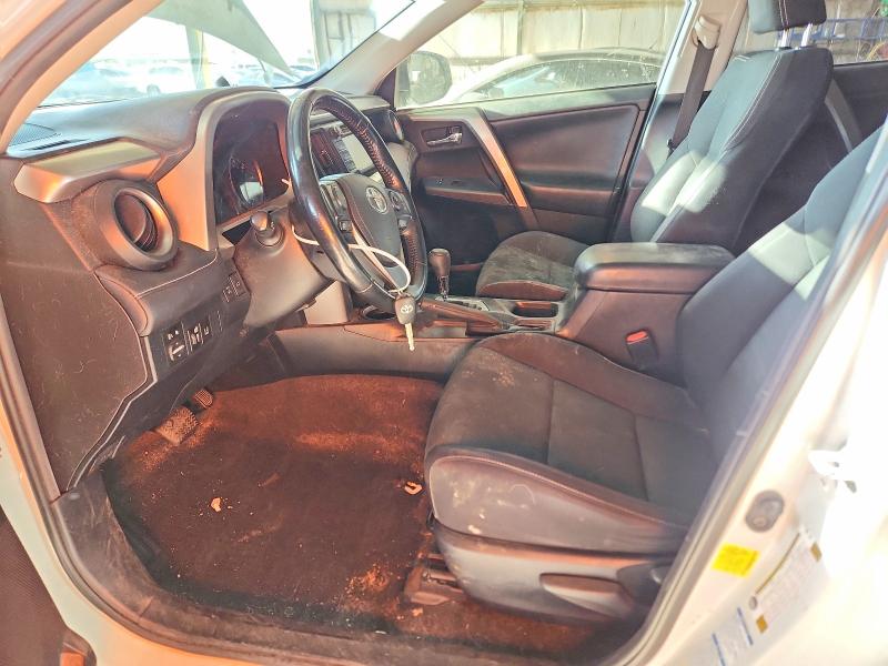 Zdjęcie 7 z aukcji – 2017 TOYOTA RAV4 z VIN JTMRFREV6HJ708032
