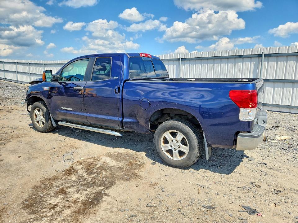 Photo 2 from auction – 2010 TOYOTA TUNDRA with VIN 5TFUY5F10AX103399