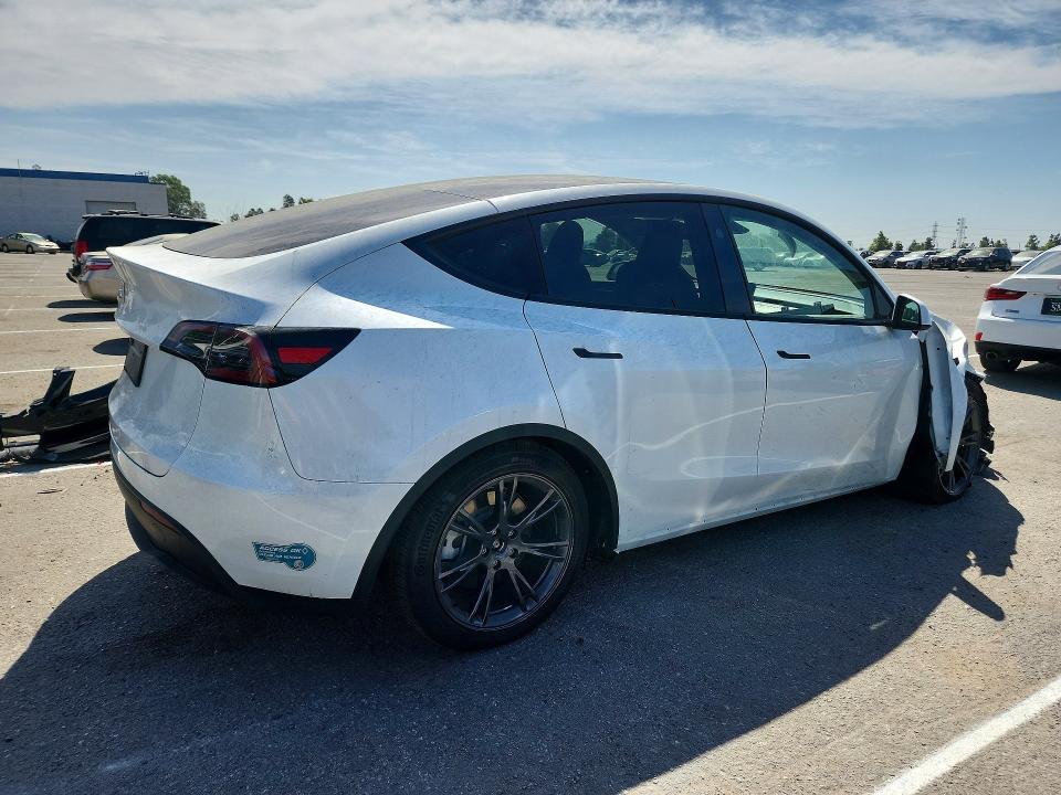 Photo 3 from auction – 2025 TESLA MODEL Y with VIN 7SAYGDED4SF276965