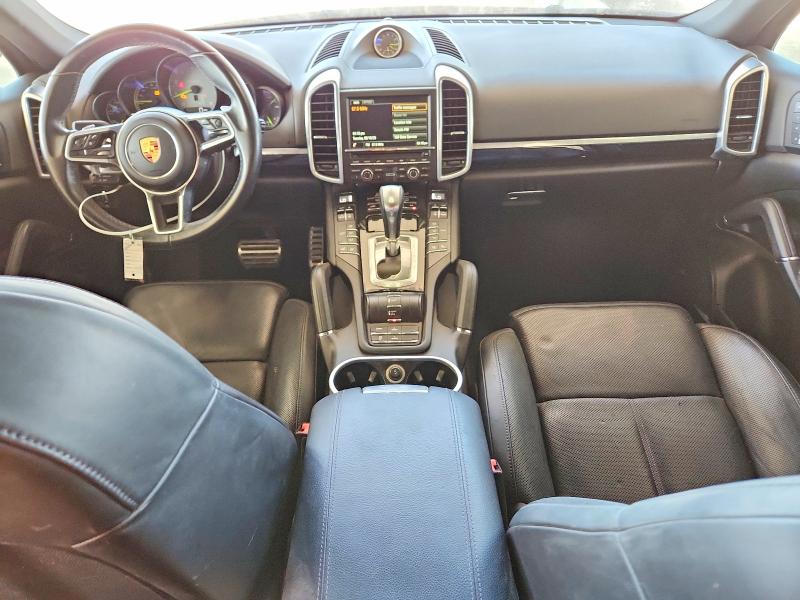Photo 8 from auction – 2016 PORSCHE CAYENNE with VIN WP1AE2A24GLA64485