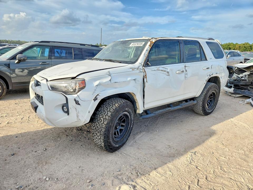 TOYOTA 4RUNNER 2023 z numerem VIN JTEEU5JRXP5285240 - Zdjęcie z aukcji