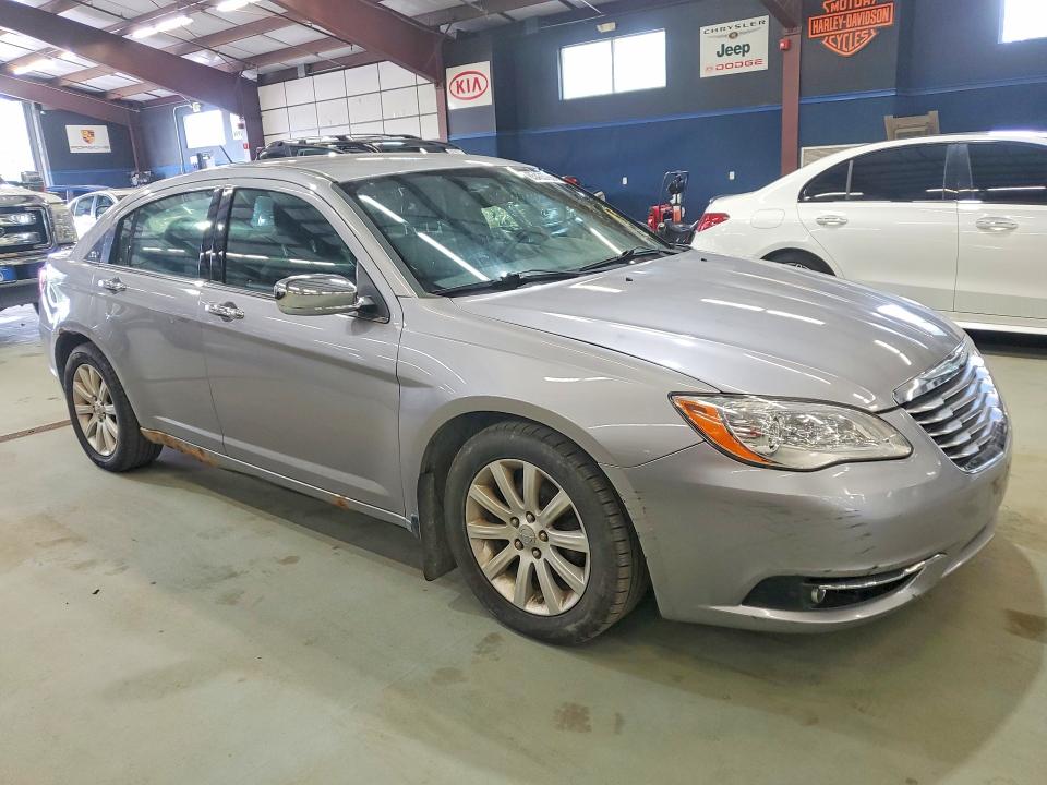 Photo 4 from auction – 2013 CHRYSLER 200 with VIN 1C3CCBCG5DN520992