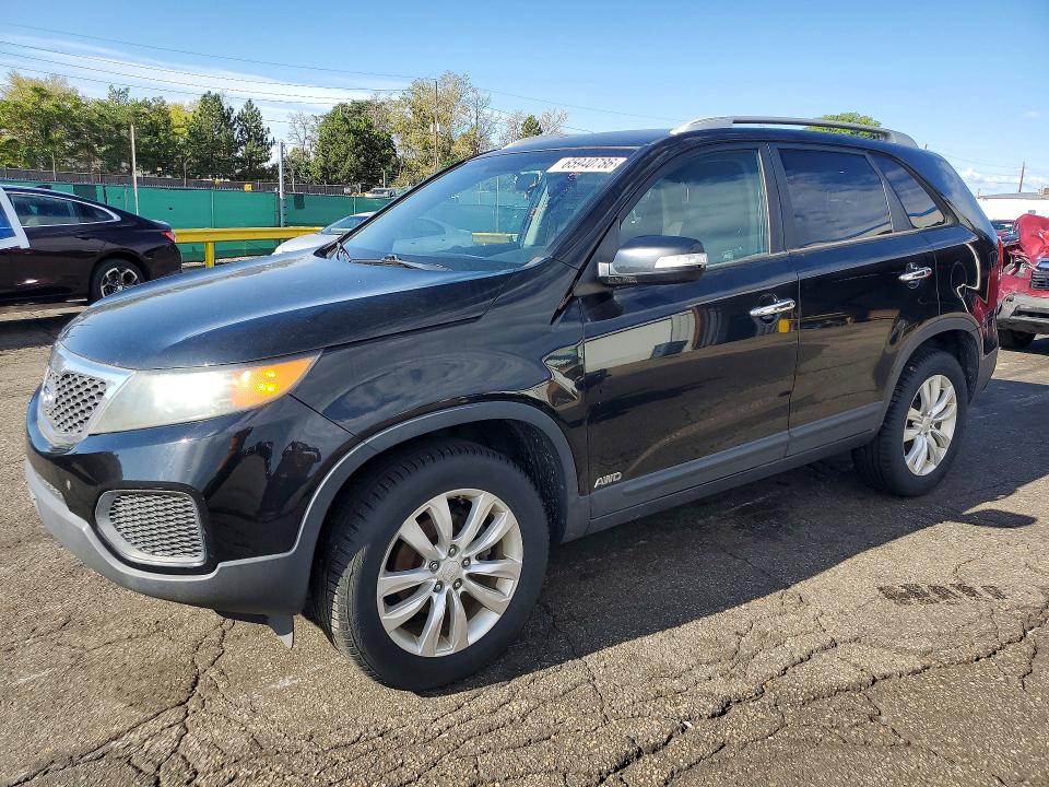 KIA SORENTO 2011 with VIN 5XYKTDA27BG049829 - Photo from auction