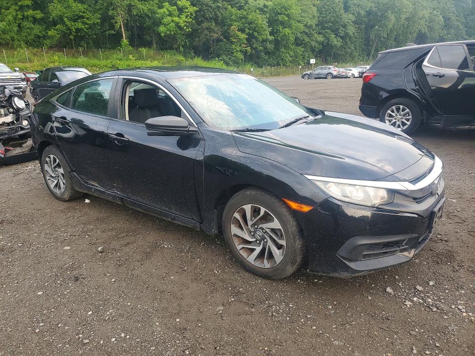 Photo 4 from auction – 2017 HONDA CIVIC with VIN 2HGFC2F72HH543649