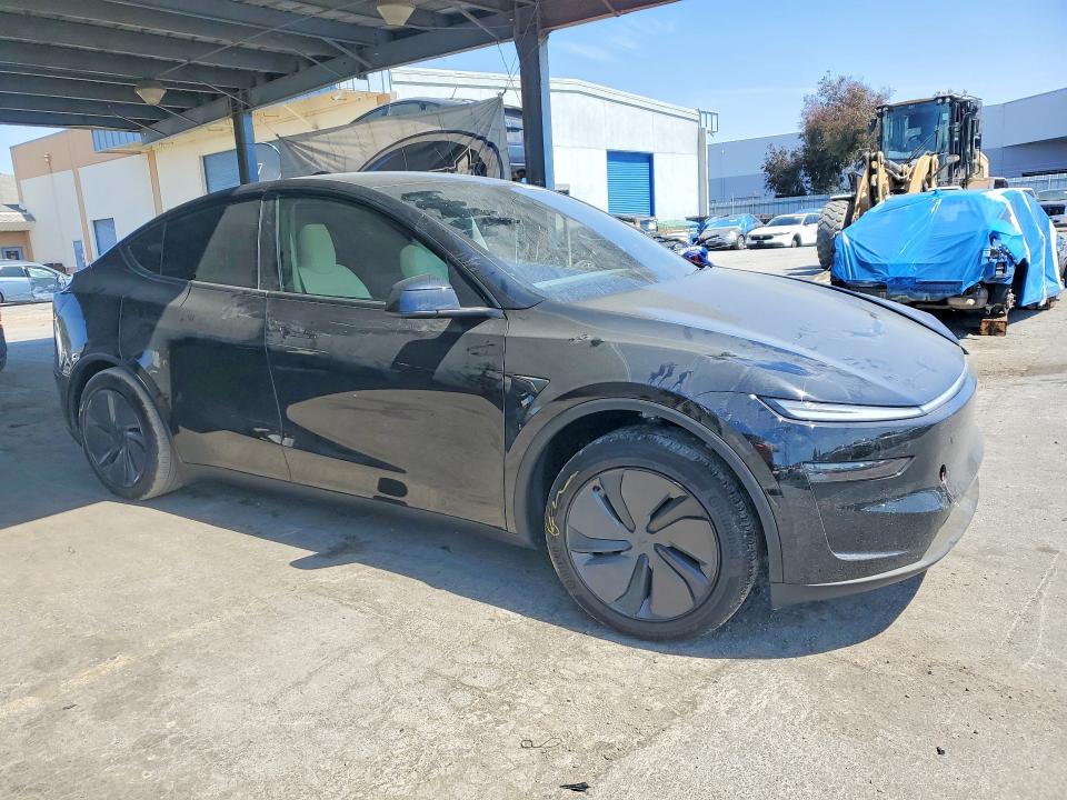 Снимка 4 от търг – 2026 TESLA MODEL Y с VIN 7SAYGDEE3TF424064