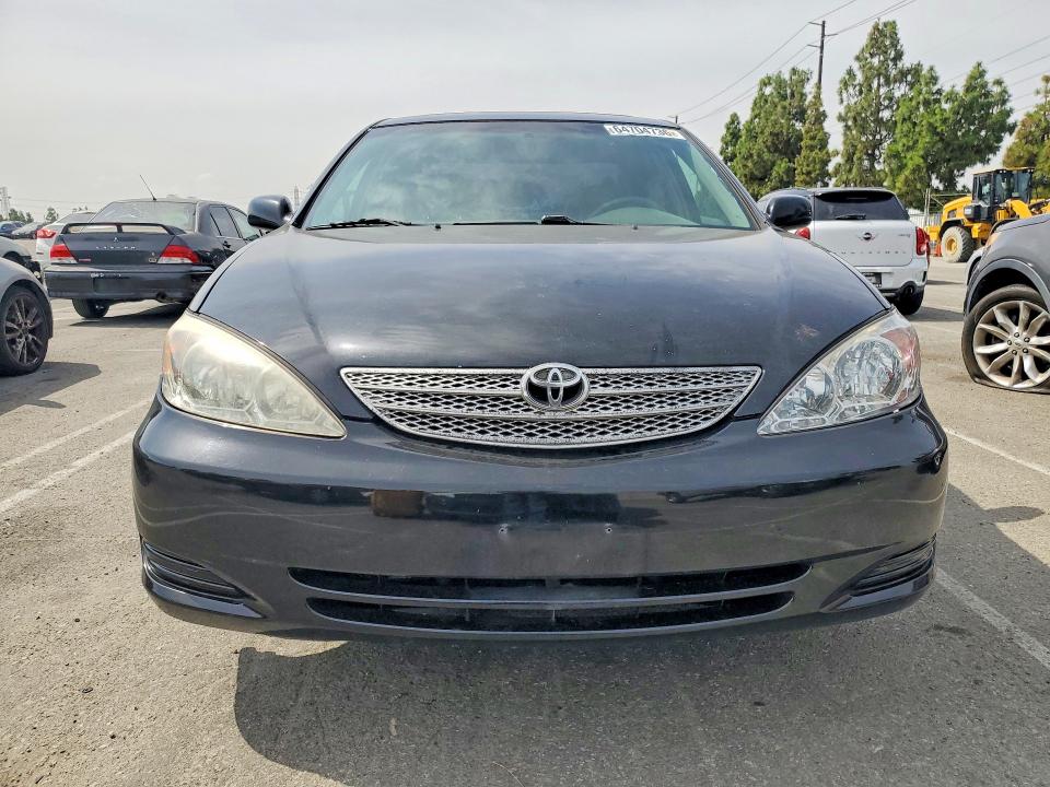 Photo 5 from auction – 2002 TOYOTA CAMRY with VIN 4T1BE32K82U074025