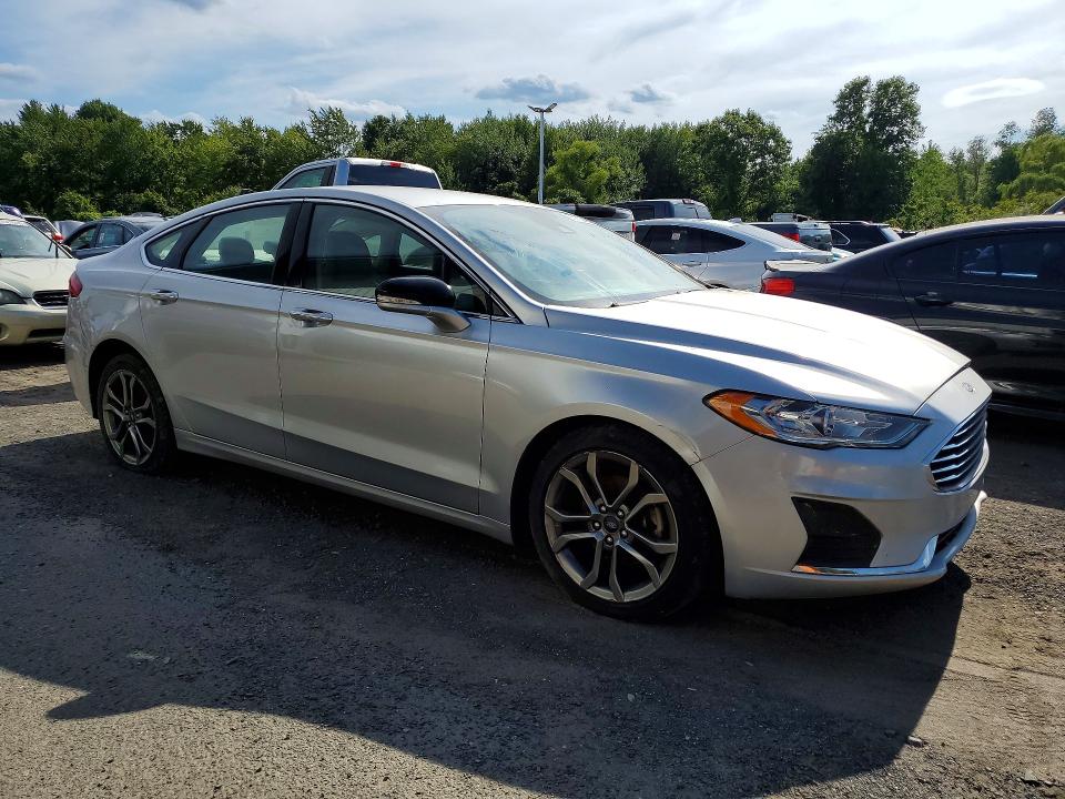 Photo 4 from auction – 2019 FORD FUSION with VIN 3FA6P0CD7KR224685