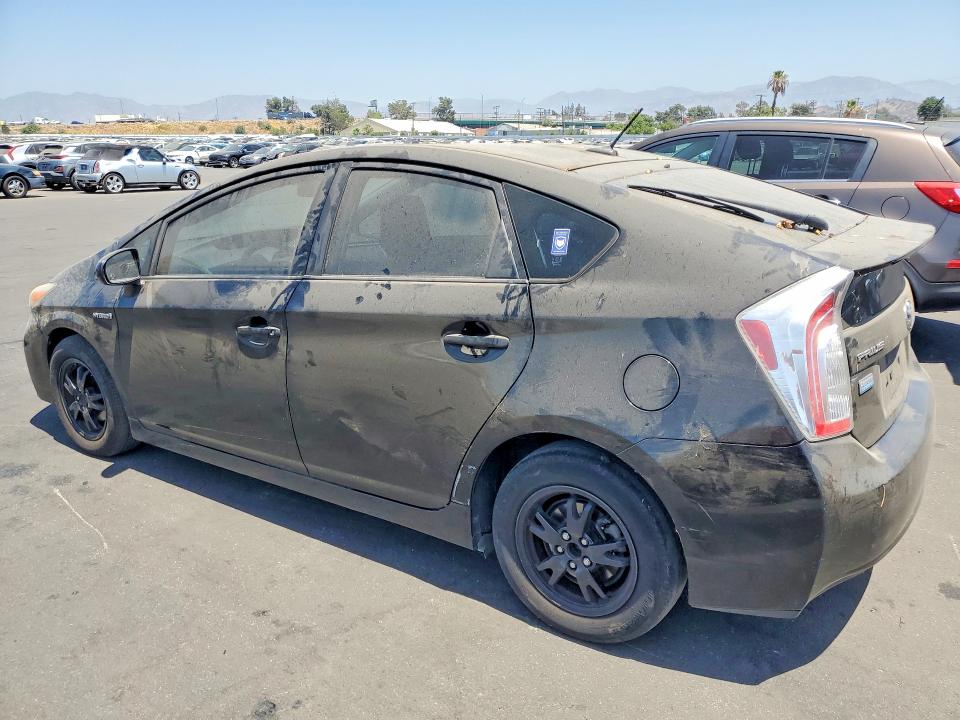 Photo 2 from auction – 2013 TOYOTA PRIUS with VIN JTDKN3DU4D5591192