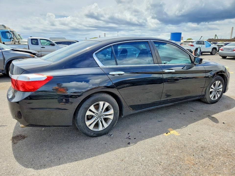 Photo 3 from auction – 2014 HONDA ACCORD with VIN 1HGCR2F30EA074280