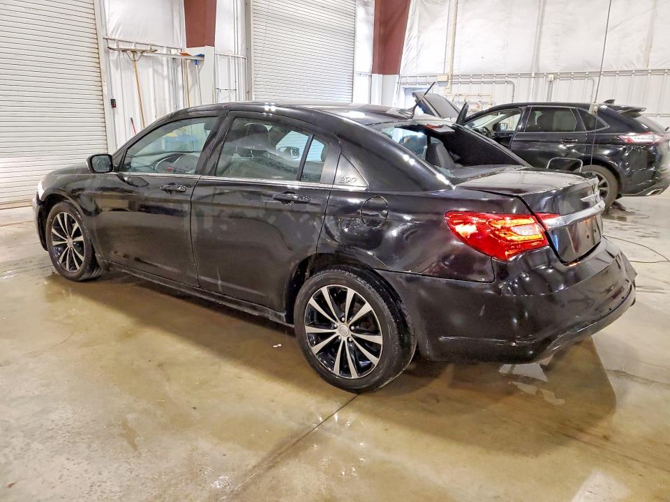 Photo 2 from auction – 2011 CHRYSLER 200 with VIN 1C3BC8FG1BN567671
