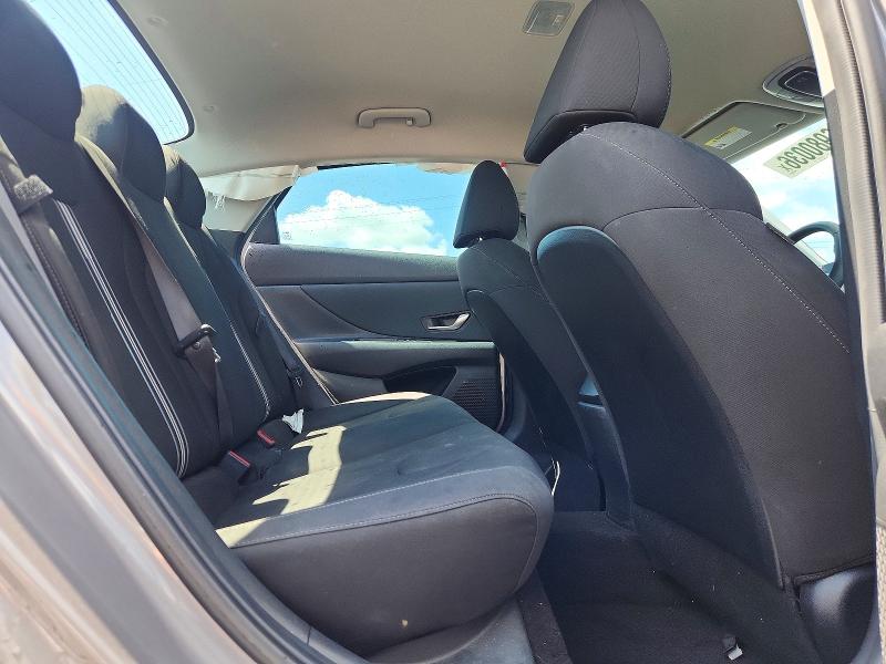 Photo 10 from auction – 2023 HYUNDAI ELANTRA with VIN KMHLS4AG7PU476366