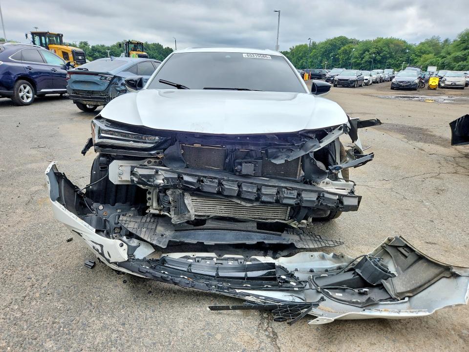 Photo 5 from auction – 2022 ACURA TLX with VIN 19UUB6F52NA002918