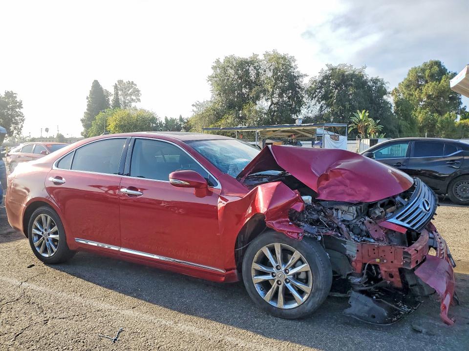 Foto 4 de la subasta – 2010 LEXUS ES con VIN JTHBK1EG2A2352080