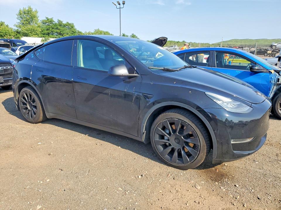 Photo 4 from auction – 2021 TESLA MODEL Y with VIN 5YJYGDEE6MF143052