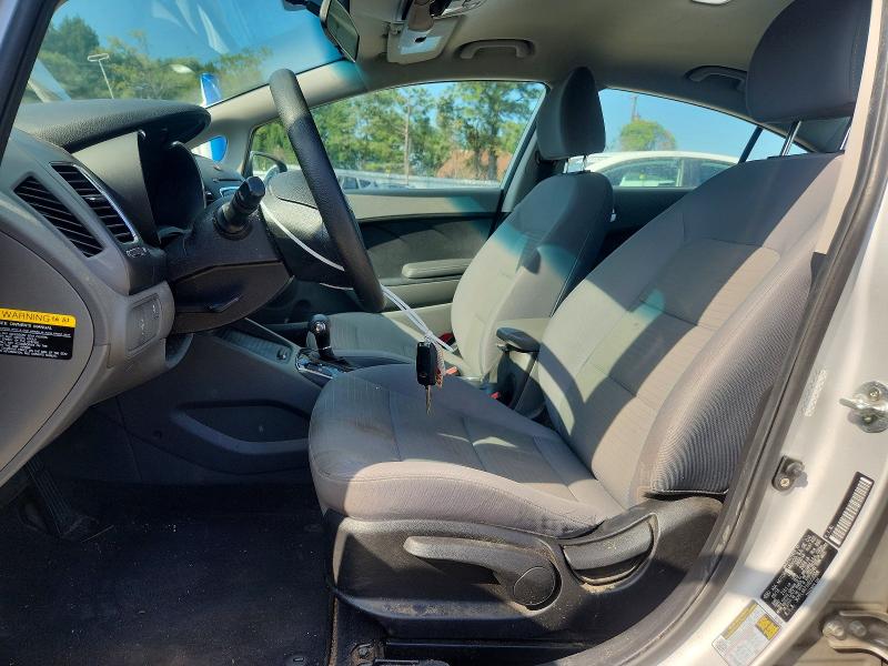 Photo 7 from auction – 2017 KIA FORTE with VIN 3KPFL4A71HE052504
