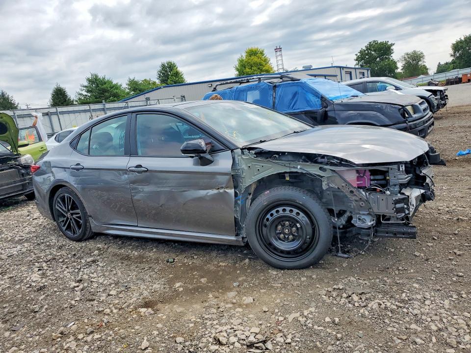 Zdjęcie 4 z aukcji – 2025 TOYOTA CAMRY z VIN 4T1DAACK4SU623498