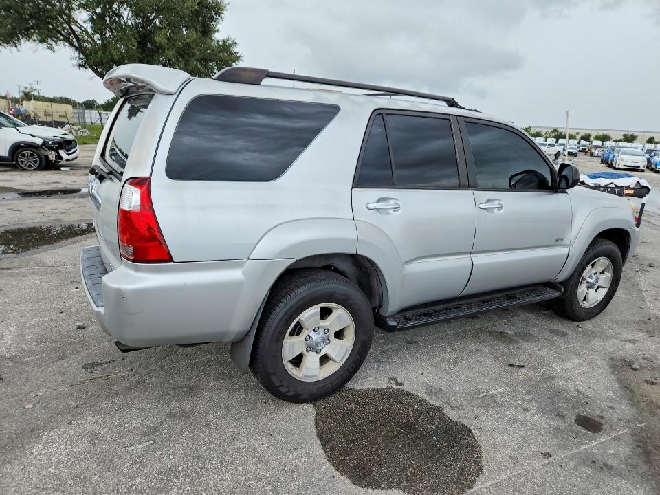 Photo 3 from auction – 2006 TOYOTA 4RUNNER with VIN JTEZU14R568055995