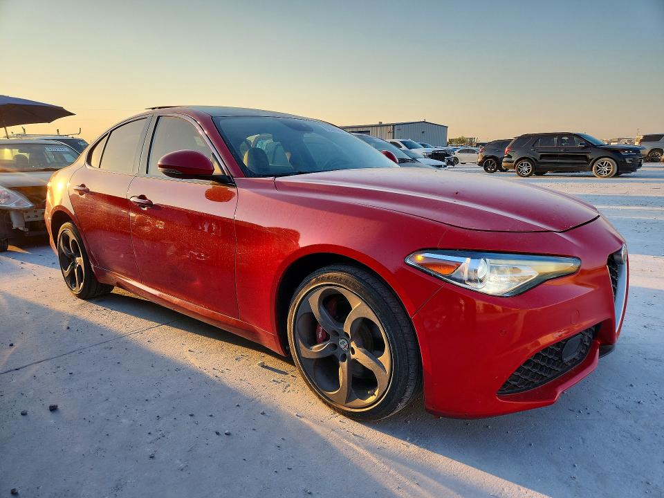 Photo 4 from auction – 2017 ALFA ROMEO GIULIA with VIN ZARFAEDN9H7550025