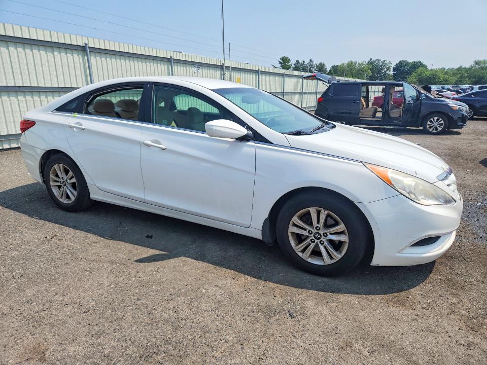 Photo 4 from auction – 2012 HYUNDAI SONATA with VIN 5NPEB4AC7CH495496