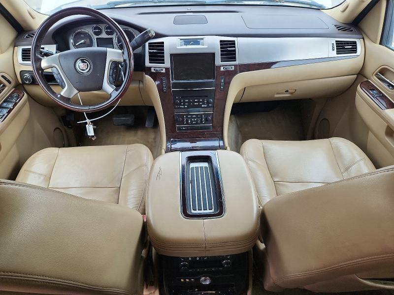 Photo 8 from auction – 2012 CADILLAC ESCALADE with VIN 1GYS4BEF3CR142861