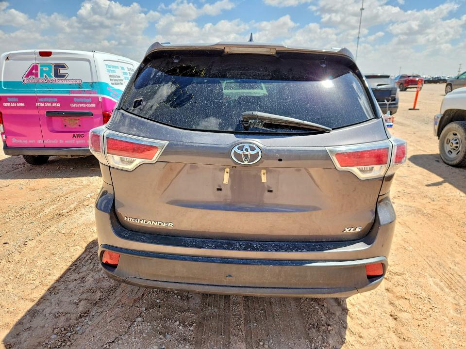 Photo 6 from auction – 2016 TOYOTA HIGHLANDER with VIN 5TDKKRFH5GS155459