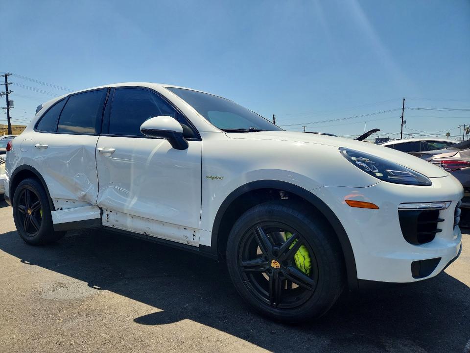 Photo 4 from auction – 2016 PORSCHE CAYENNE with VIN WP1AE2A26GLA62284