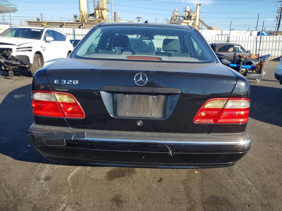 Photo 6 from auction – 2000 MERCEDES-BENZ E with VIN WDBJF65JXYB013473
