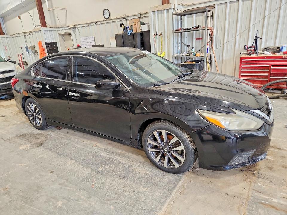 Photo 4 from auction – 2017 NISSAN ALTIMA with VIN 1N4AL3APXHC207620