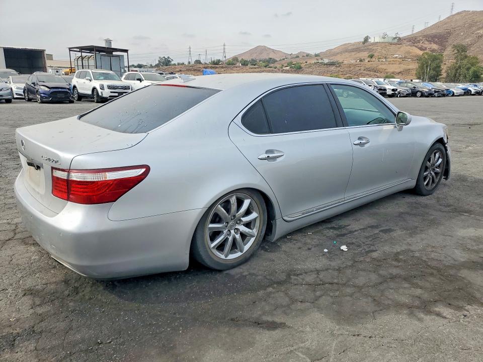 Photo 3 from auction – 2007 LEXUS LS with VIN JTHGL46F475004556