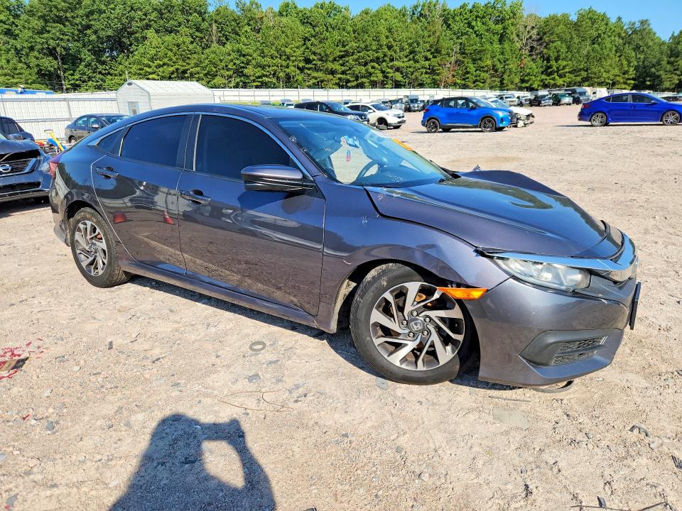 Photo 4 from auction – 2016 HONDA CIVIC with VIN 2HGFC2F73GH516040