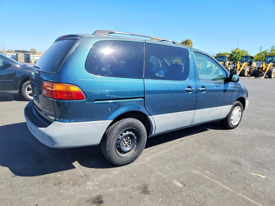 Photo 3 from auction – 1998 TOYOTA SIENNA with VIN 4T3GF19C0WU087323