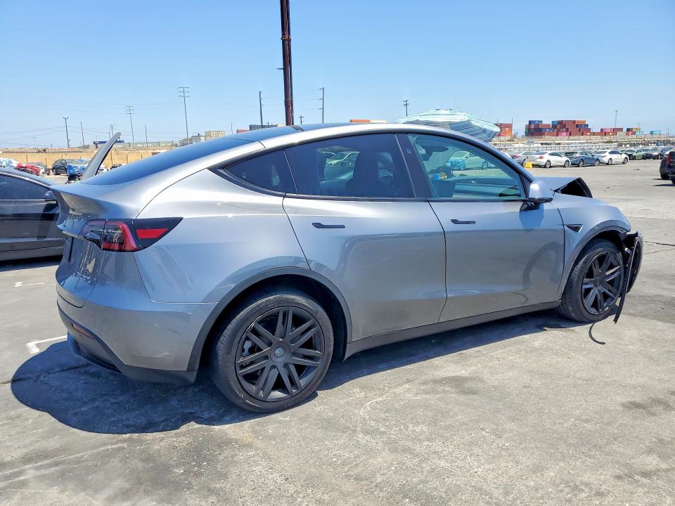 Photo 3 from auction – 2024 TESLA MODEL Y with VIN 7SAYGDEE5RF202280