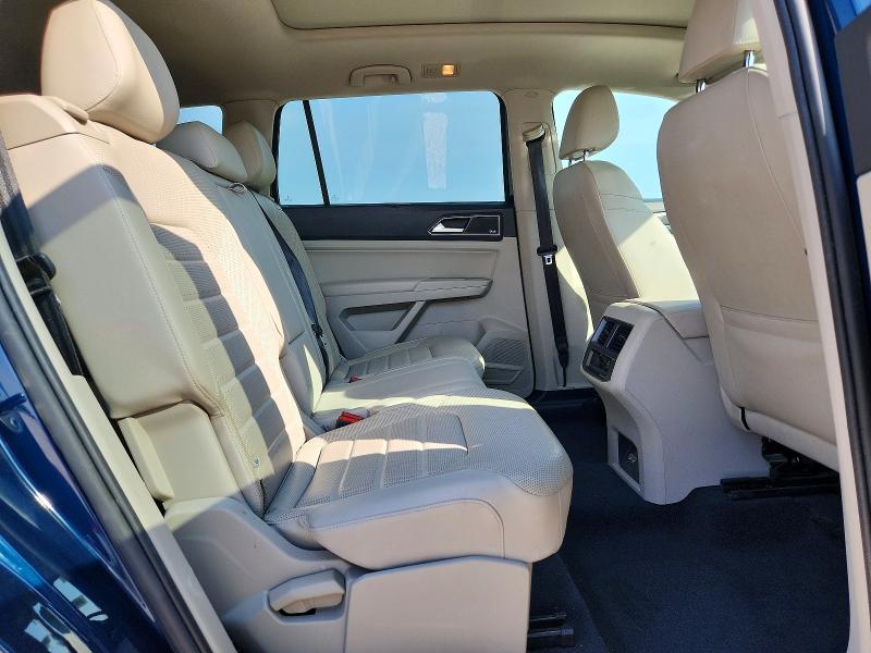 Снимка 11 от търг – 2018 VOLKSWAGEN ATLAS с VIN 1V2NR2CA4JC571923