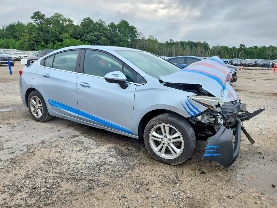Photo 4 from auction – 2017 CHEVROLET CRUZE with VIN 1G1BE5SM1H7124166