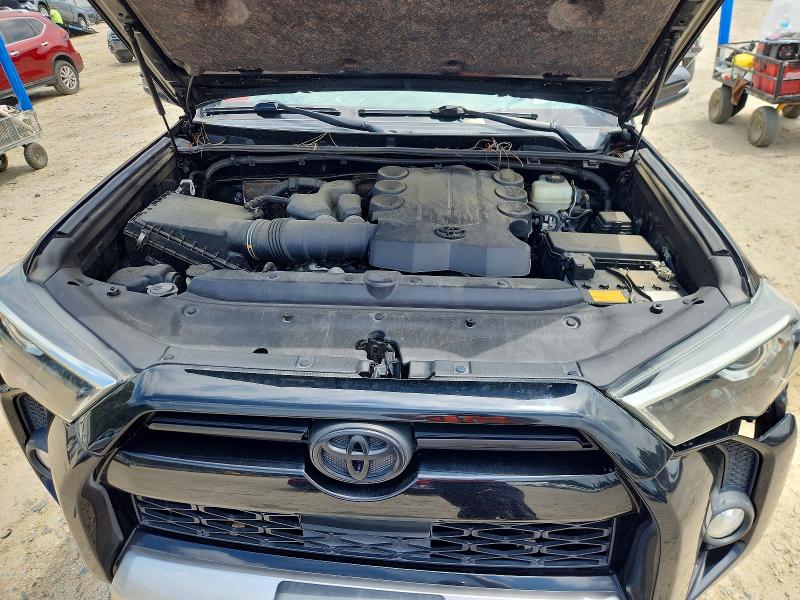 Photo 12 from auction – 2020 TOYOTA 4RUNNER with VIN JTEBU5JRXL5834240