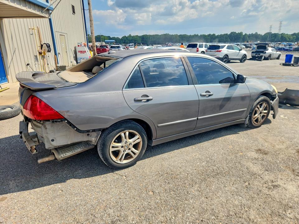Photo 3 from auction – 2006 HONDA ACCORD with VIN 1HGCM56886A084682