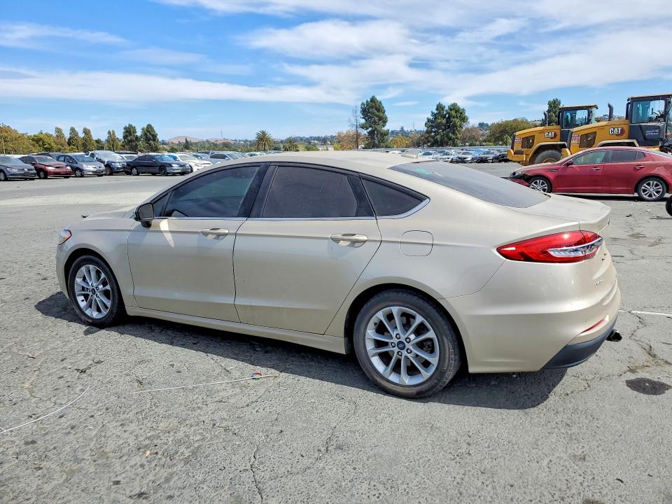 Photo 2 from auction – 2019 FORD FUSION with VIN 3FA6P0HDXKR152020