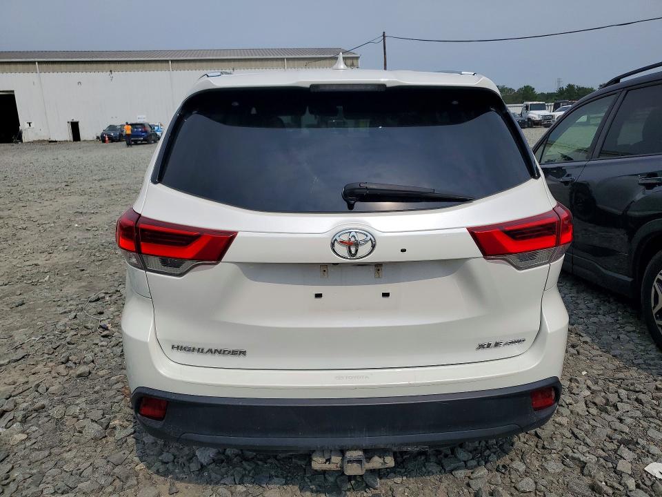 Photo 6 from auction – 2019 TOYOTA HIGHLANDER with VIN 5TDJZRFH2KS592660