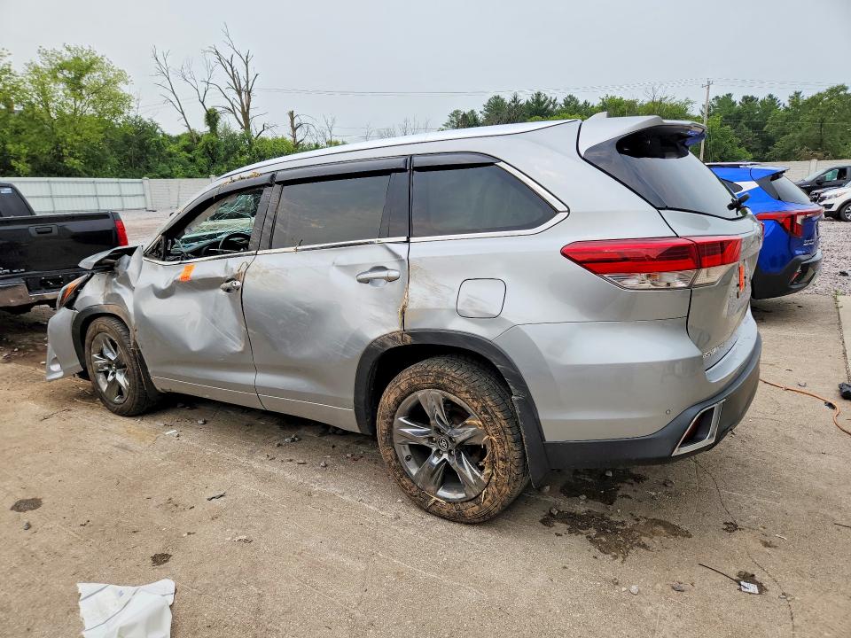 Photo 2 from auction – 2017 TOYOTA HIGHLANDER with VIN 5TDDZRFH7HS384361