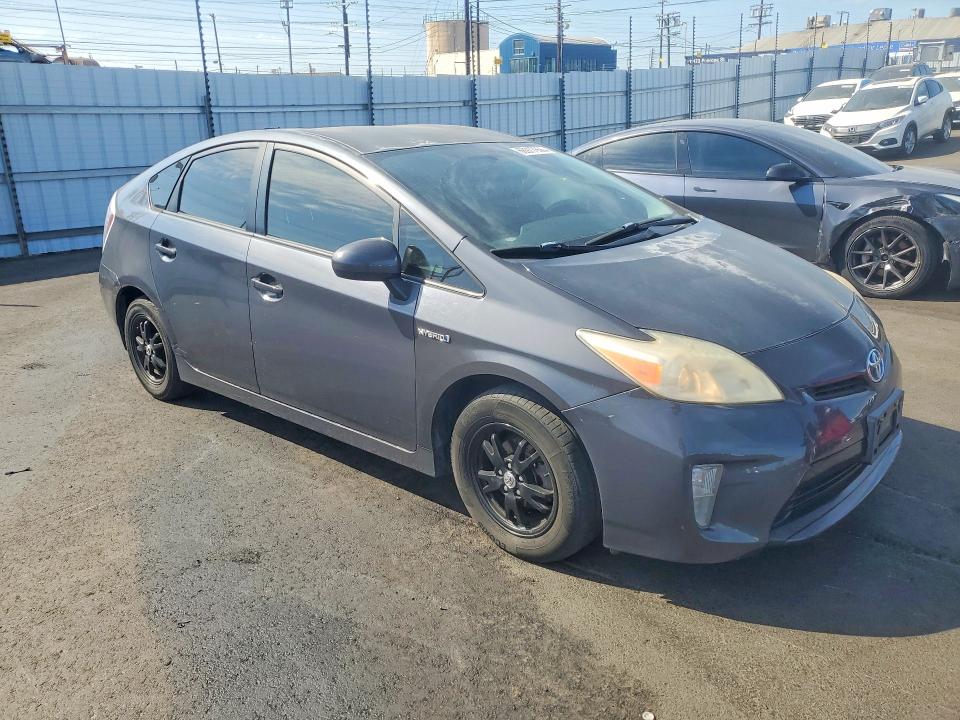 Photo 4 from auction – 2013 TOYOTA PRIUS with VIN JTDKN3DU2D5670425