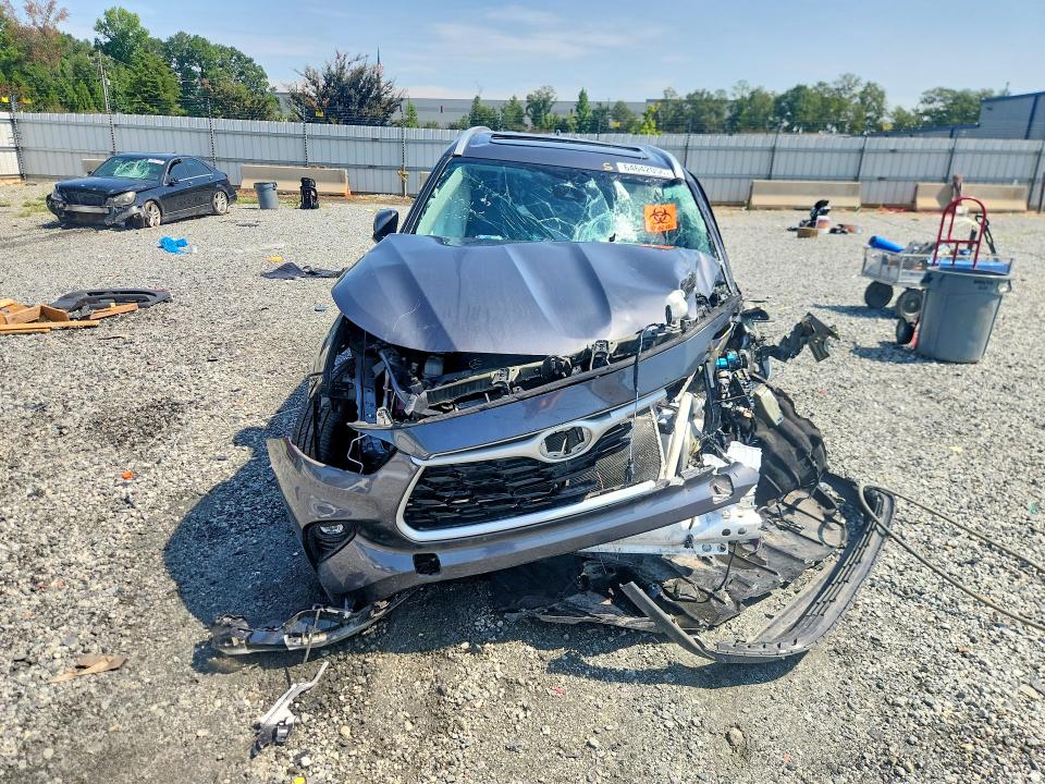 Photo 5 from auction – 2023 TOYOTA HIGHLANDER with VIN 5TDKDRAH7PS003796